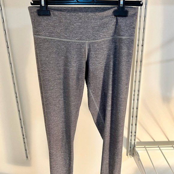 Lululemon grey leggings- size 8 - Picture 1 of 3